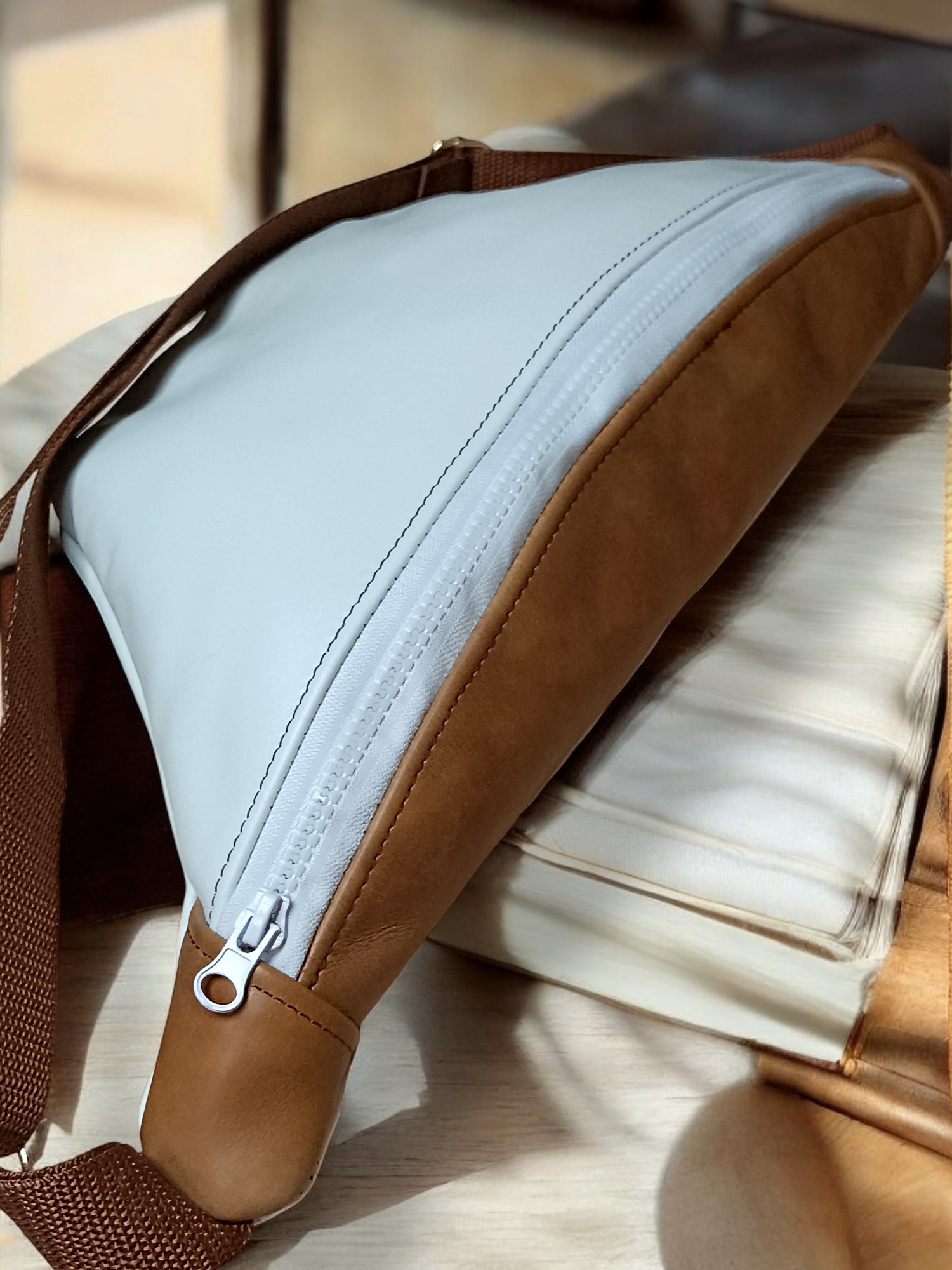 Banane cuir blanche et marron