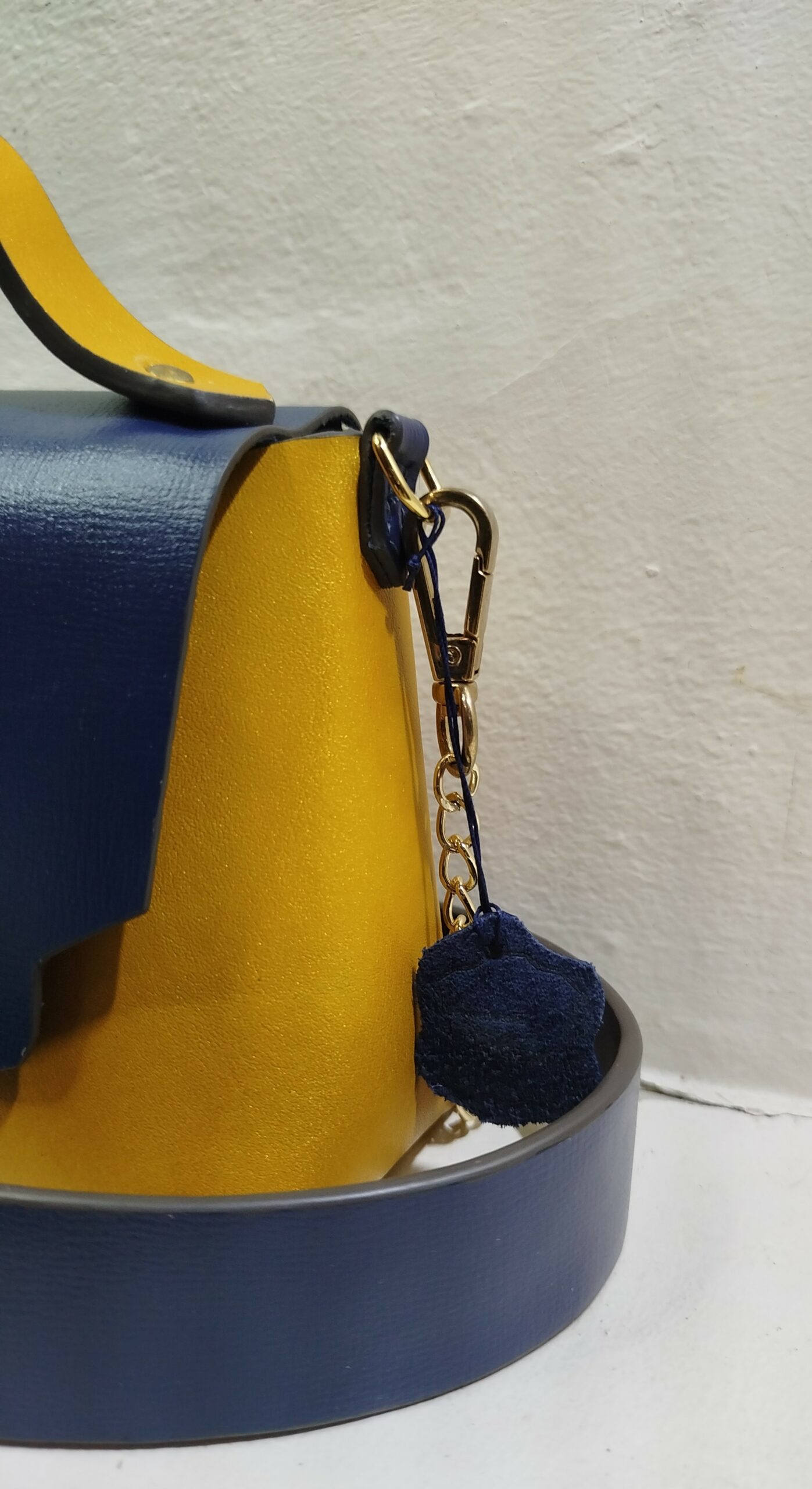 sac en cuir jaune