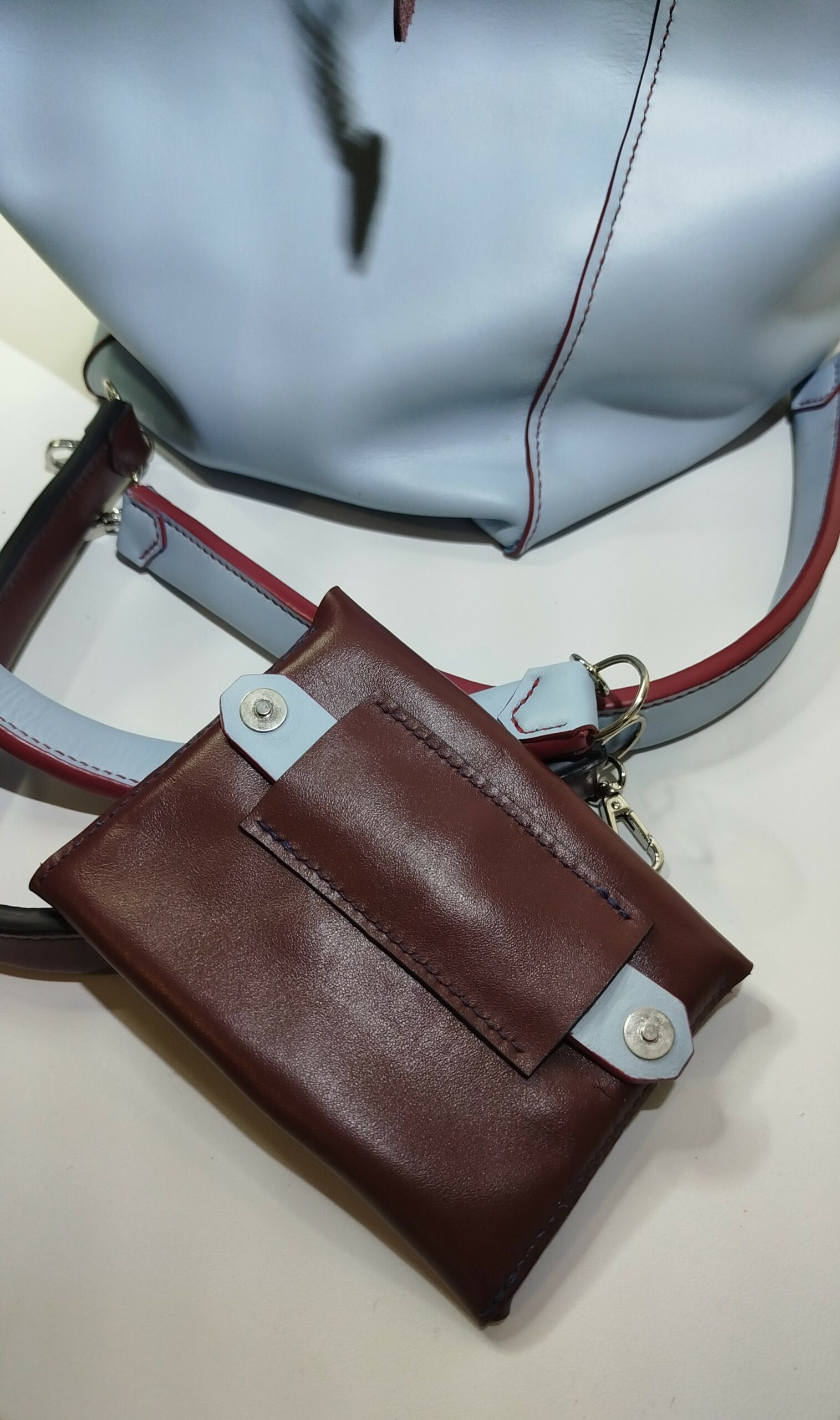 Sac cabas st-tropez bleu et bordeaux détails