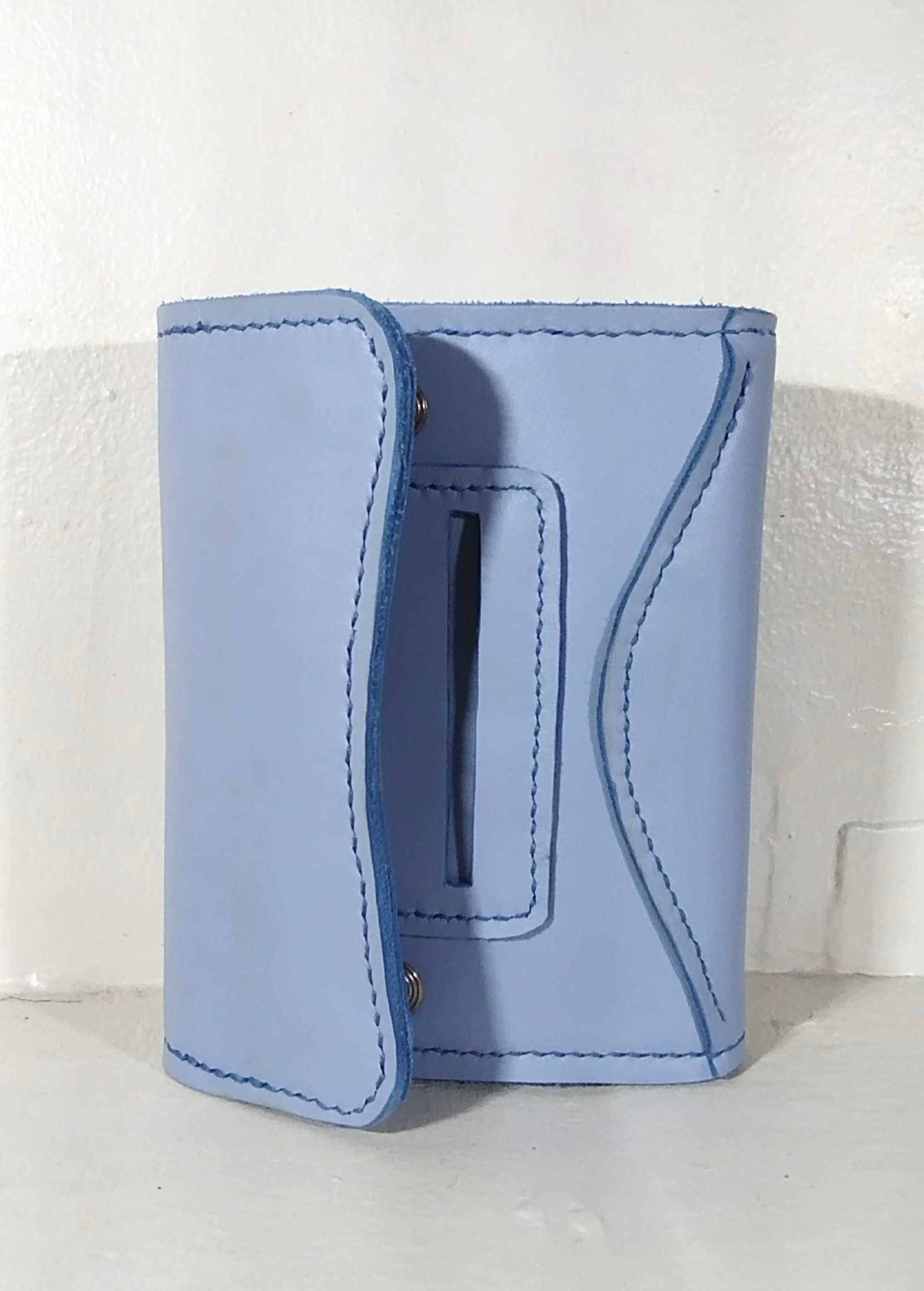 Blague a tabac bleu pastel