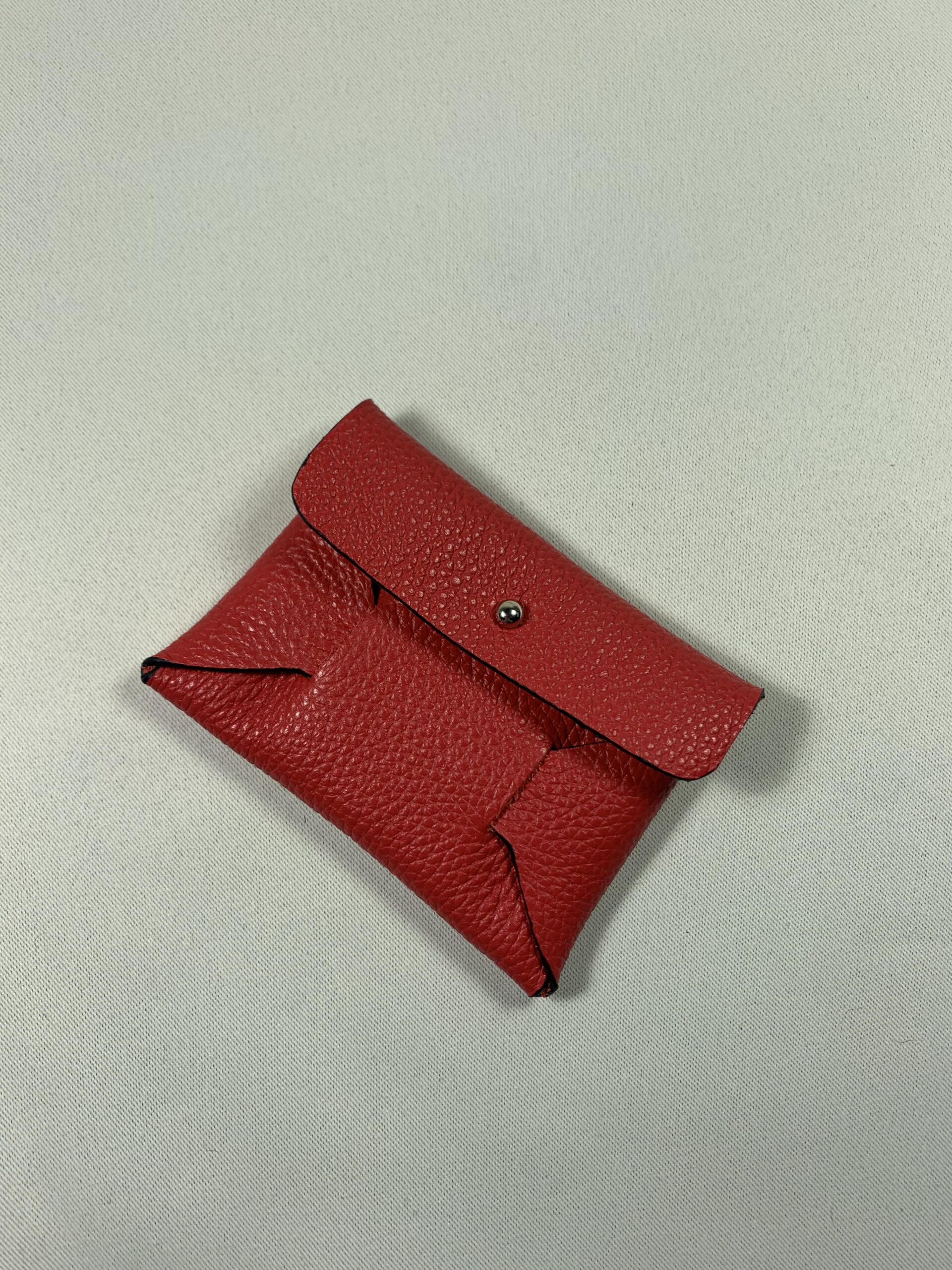 Porte-cartes pliage en cuir rouge vue de face