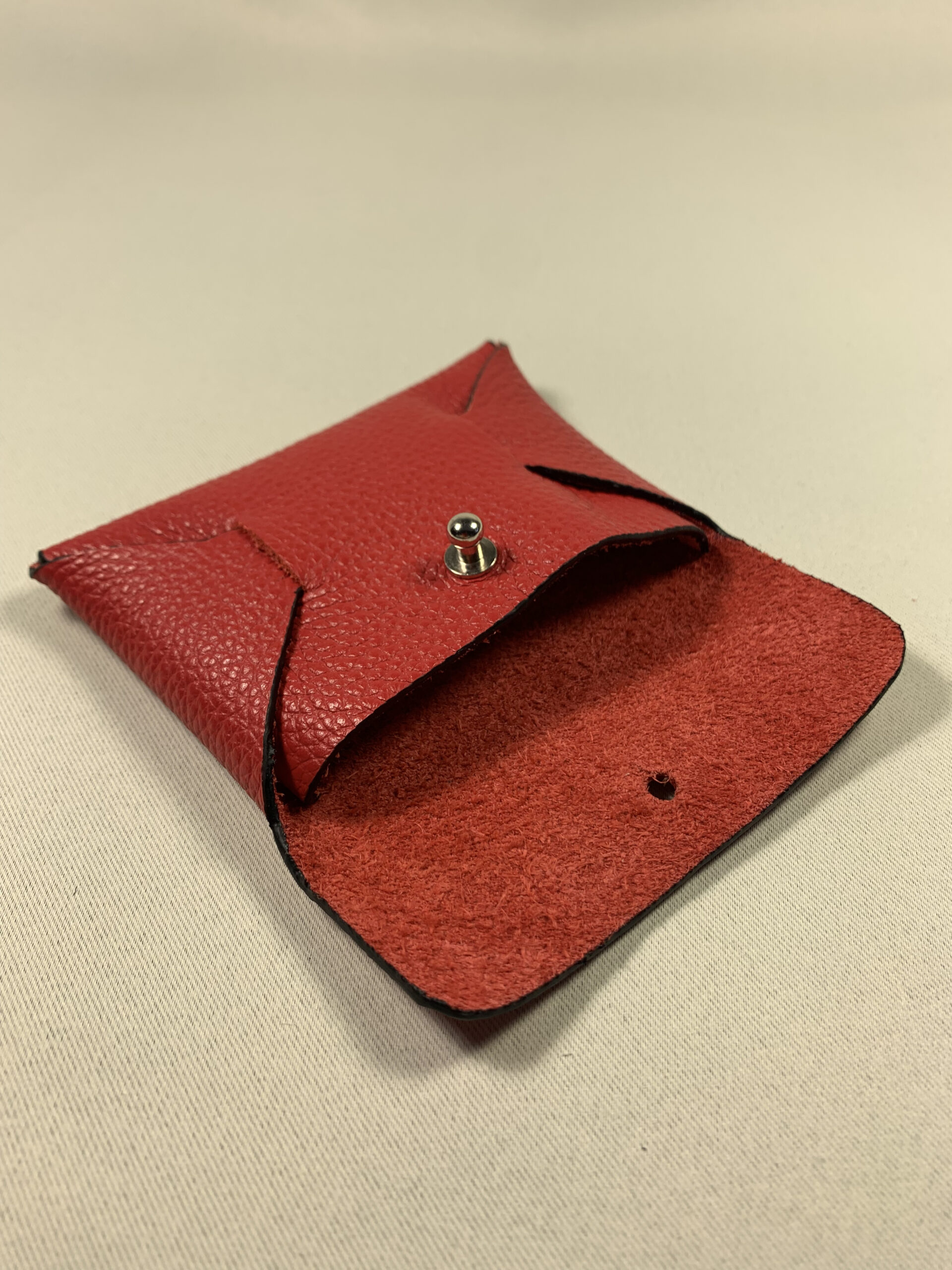 Porte-cartes pliage en cuir rouge vue ouvert