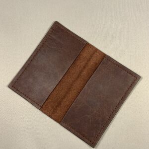 Porte-cartes simple en cuir marron rétro vue gloabale